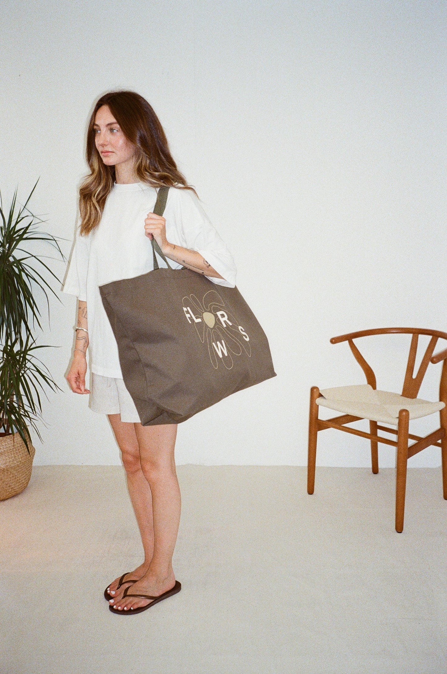 FLWRS Oversized Canvas Tote - Khaki