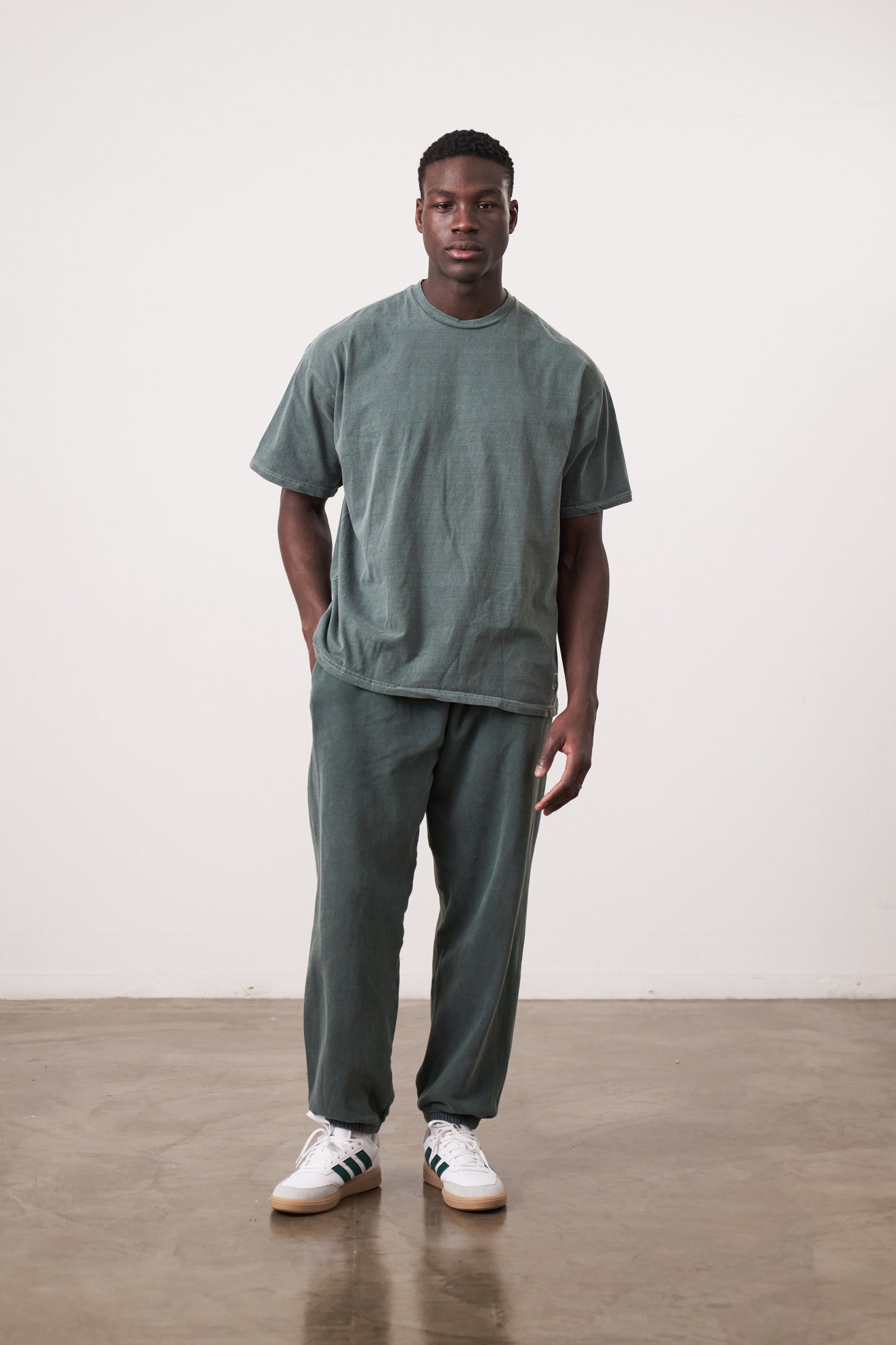 Essentials Vintage Washed Tee - Forest
