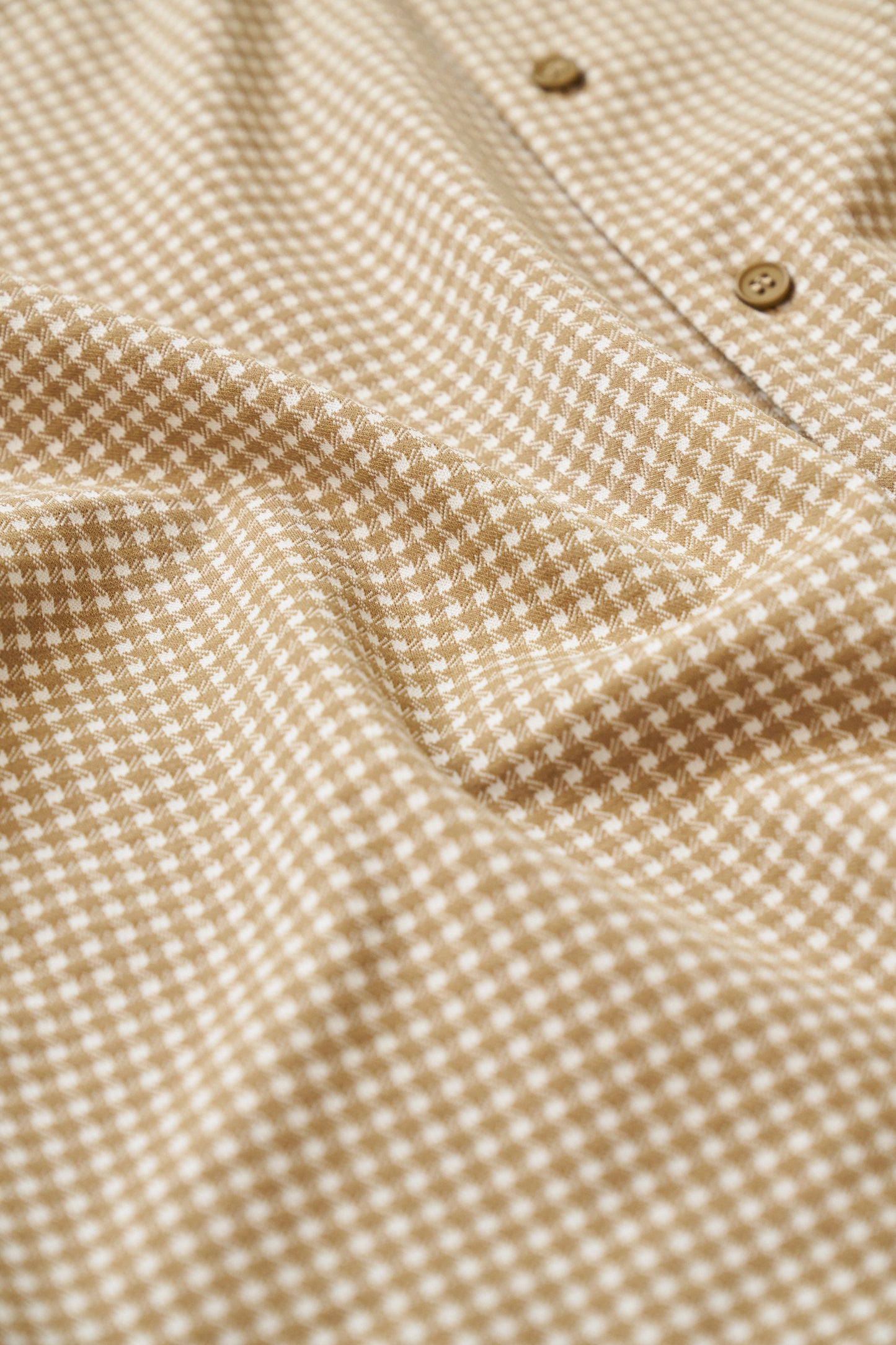 Load image into Gallery viewer, bound Beige Dogtooth Jacquard Cuban Shirt
