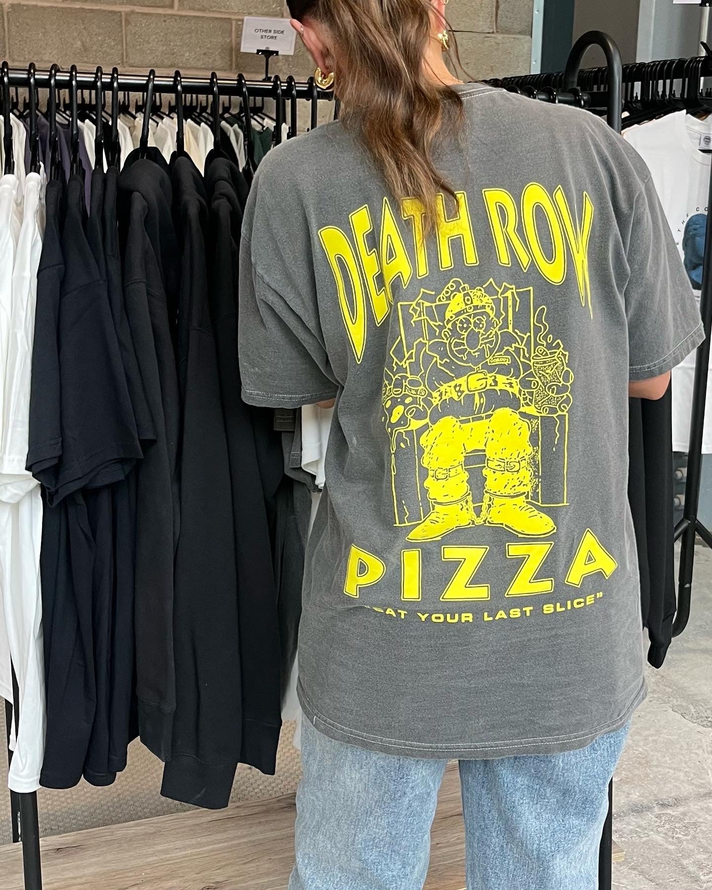 Gordos Pizzeria 'Death Row Pizza' Vintage Washed Tee - Black