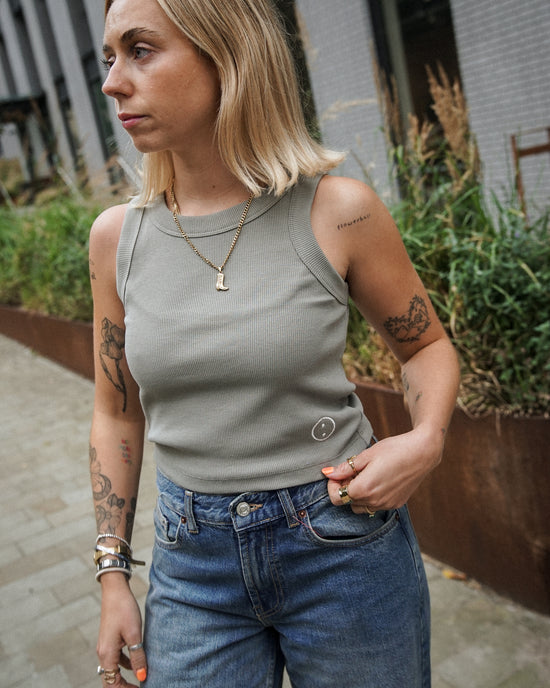 Load image into Gallery viewer, Essentials WMNS Embroidered Crop Rib Tank - Eucalyptus
