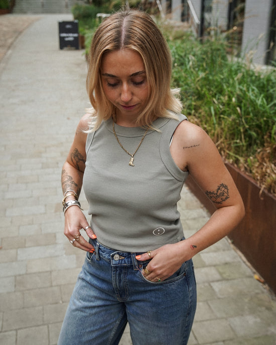 Load image into Gallery viewer, Essentials WMNS Embroidered Crop Rib Tank - Eucalyptus
