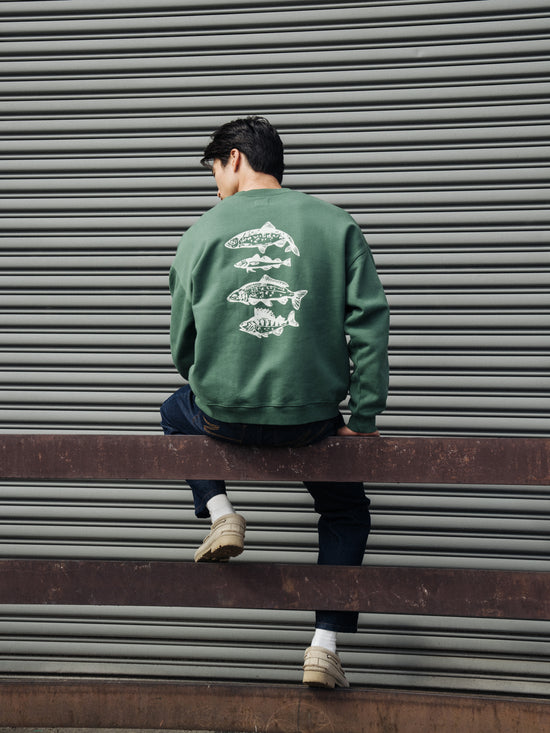 Load image into Gallery viewer, bound &amp;#39;Angling Club&amp;#39; Sweater - Mid Green
