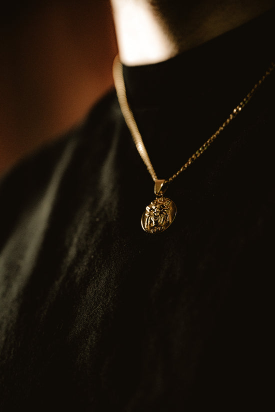 Load image into Gallery viewer, Melé X Club Bad &amp;#39;Panther&amp;#39; Pendant Necklace - Silver / Gold
