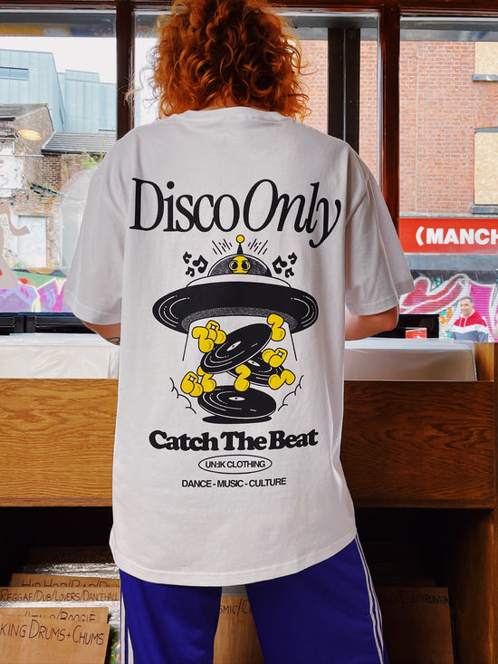 Load image into Gallery viewer, DISCO ONLY &amp;#39;Catch The Beat&amp;#39; Tee - White
