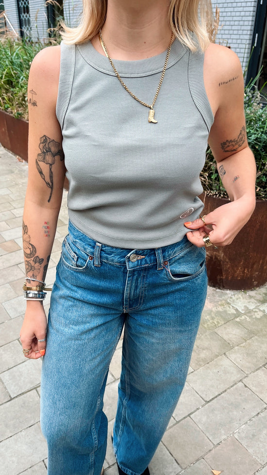 Load image into Gallery viewer, Essentials WMNS Embroidered Crop Rib Tank - Eucalyptus
