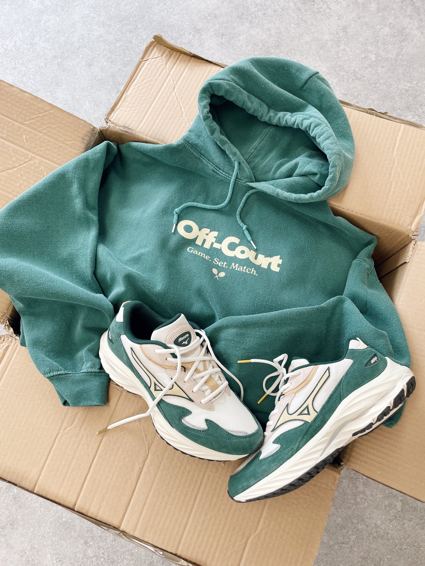 Load image into Gallery viewer, Vice 84 &amp;#39;Off-Court GSM&amp;#39; Vintage Washed Hoodie - Forest
