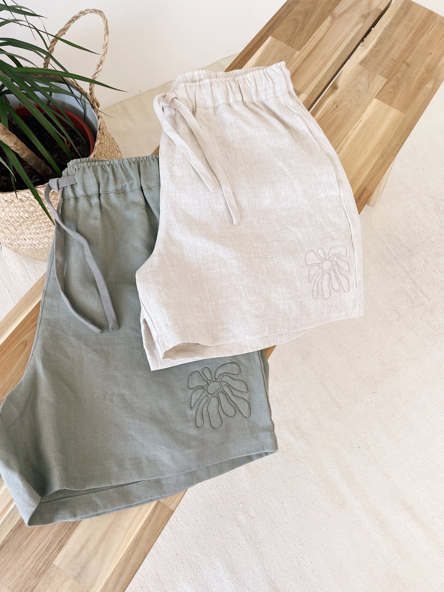 Load image into Gallery viewer, FLWRS Embroidered Linen Shorts - Natural
