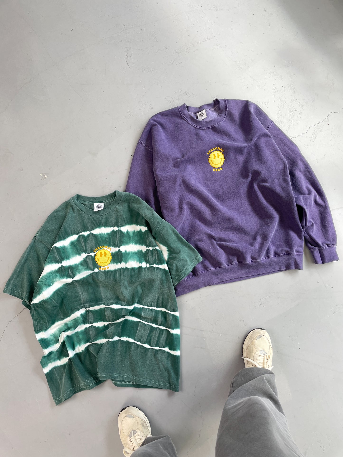 Seasonal Hero 'Trippy Smiler' Embroidered Vintage Washed Sweater - Violet