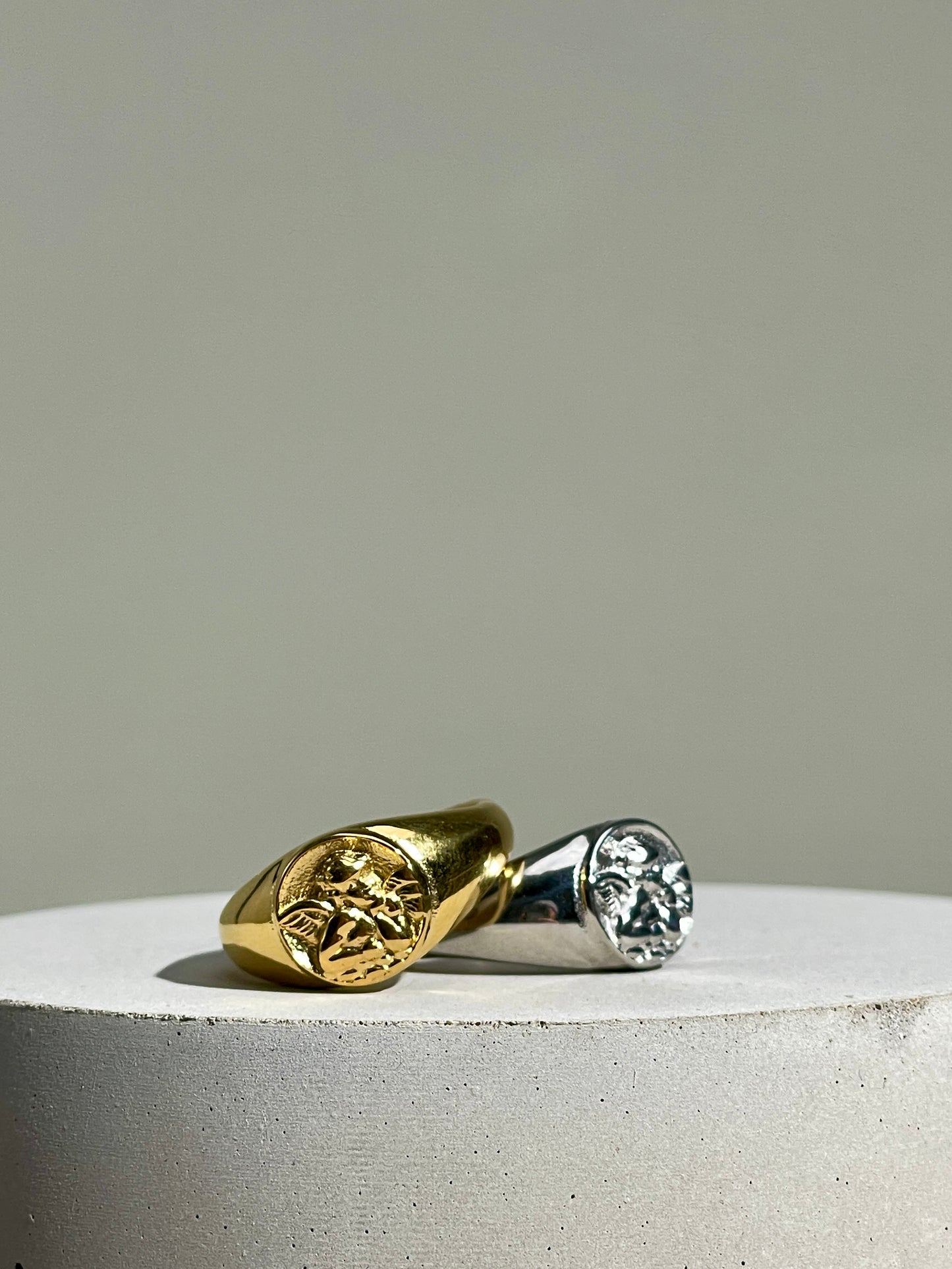 Angel Signet Ring - Gold