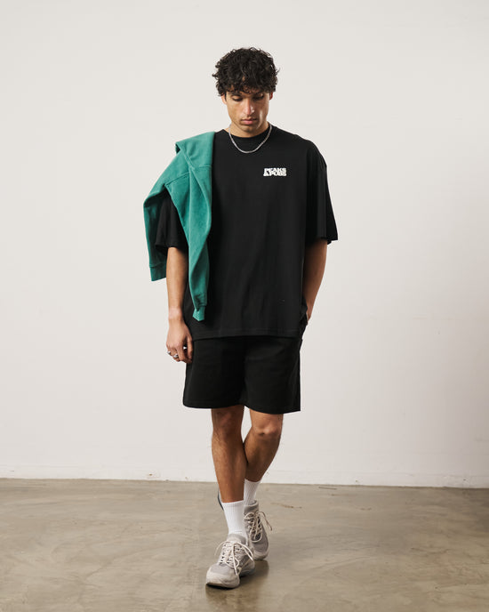 Load image into Gallery viewer, Peaks &amp;amp; Pubs &amp;#39;Earn Your Pints&amp;#39; Tee - Black
