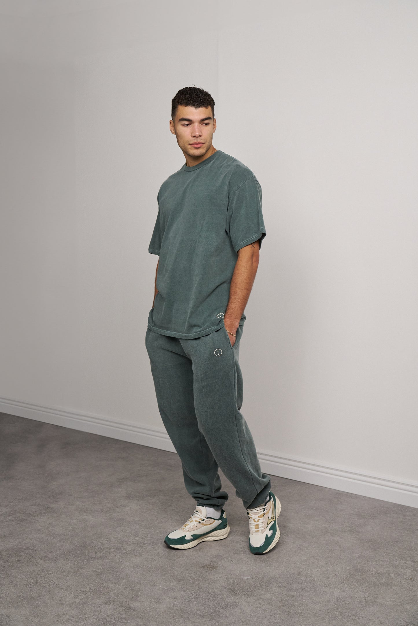 Essentials Vintage Washed Tee - Forest