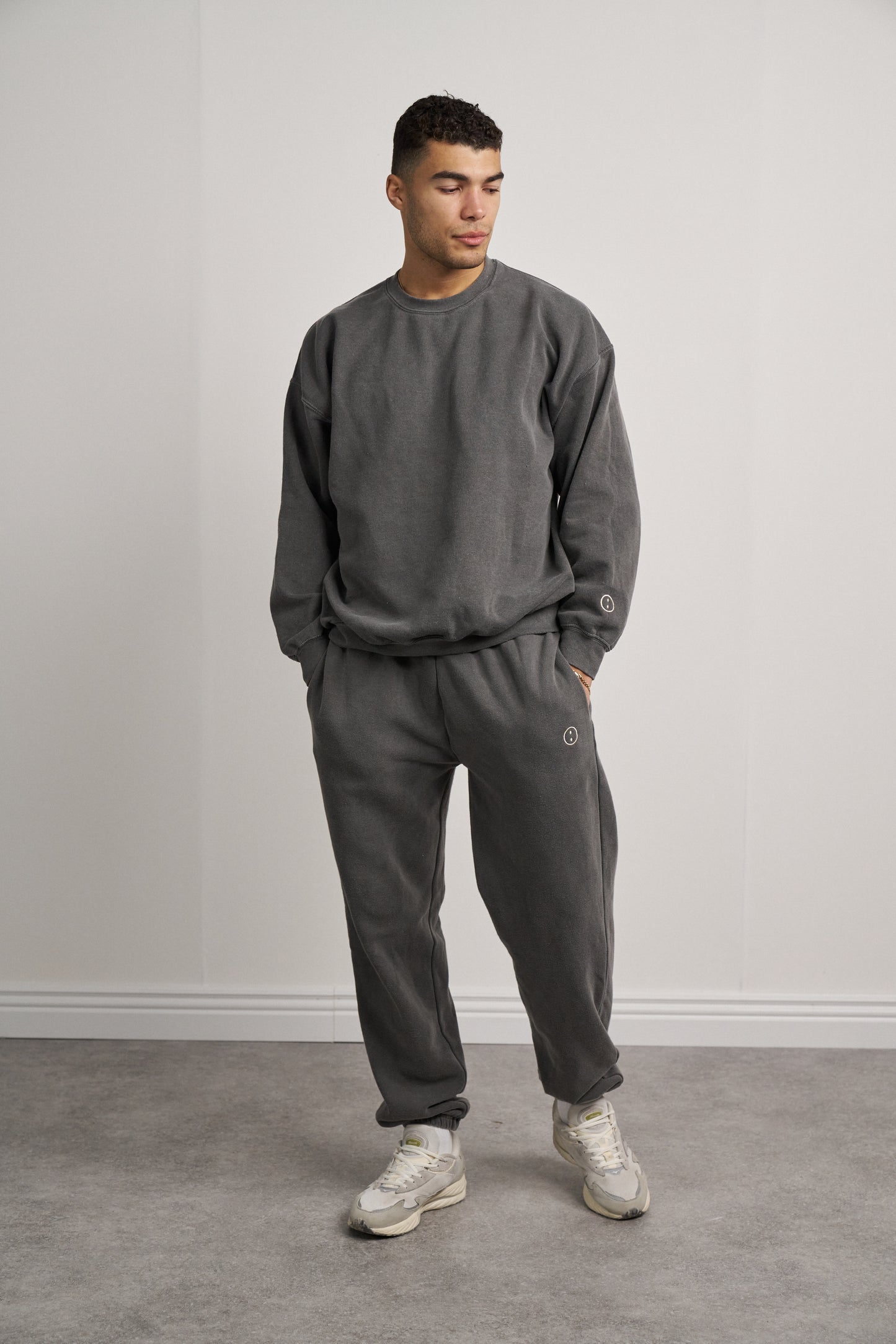 Load image into Gallery viewer, Essentials Vintage Washed Sweater &amp;amp; Jogger Set - Charcoal
