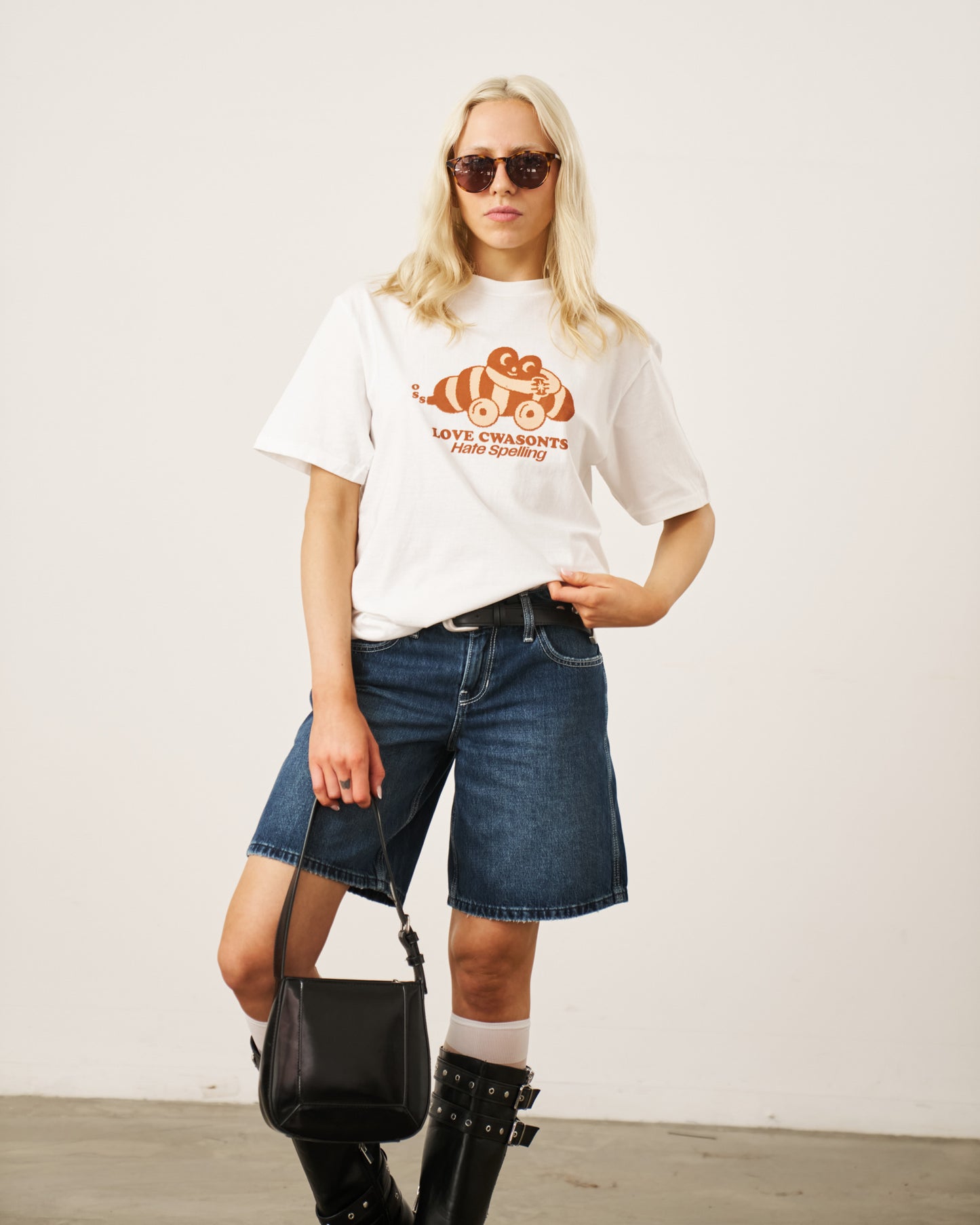 Other Side Store 'Love Cwasonts' Tee - White