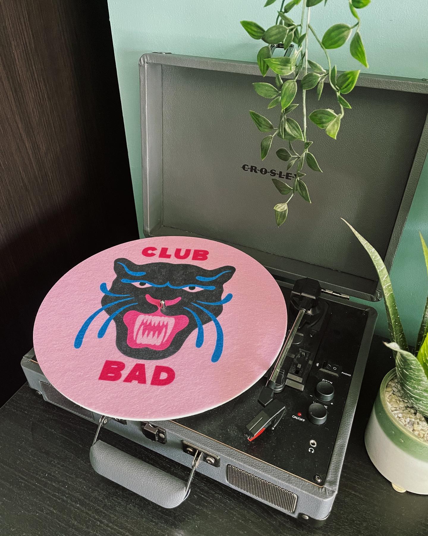 Melé X Club Bad 'Party Panther' Vinyl Slipmat - pink