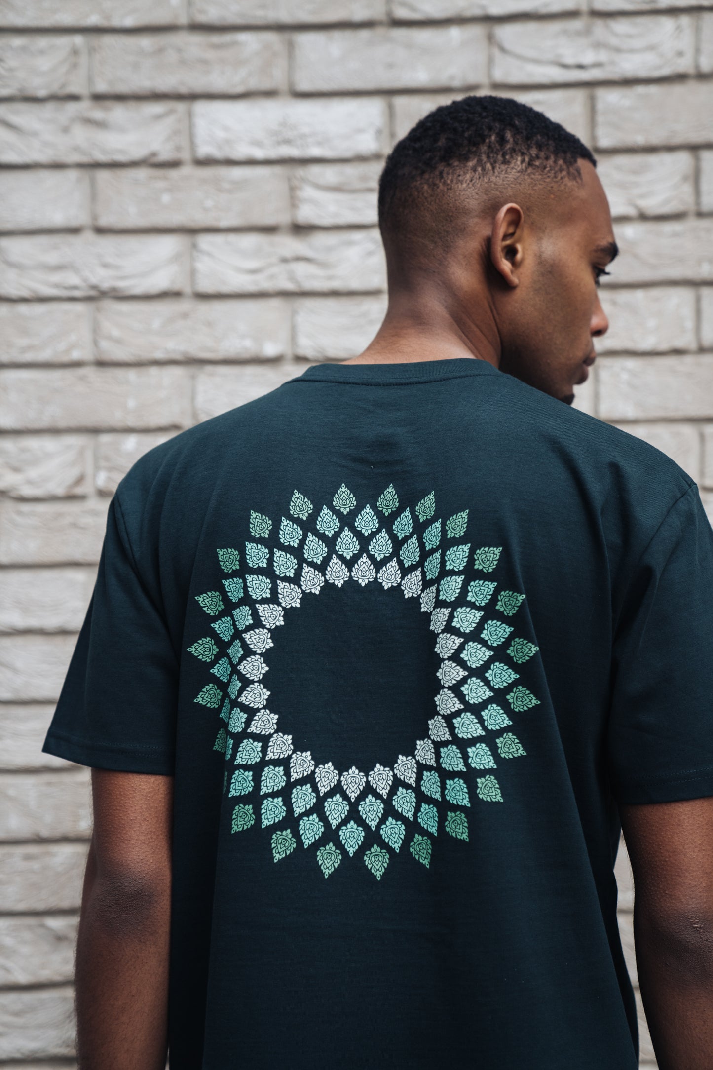 Load image into Gallery viewer, BÄAS &amp;#39;Siam&amp;#39; Pine Green Tee
